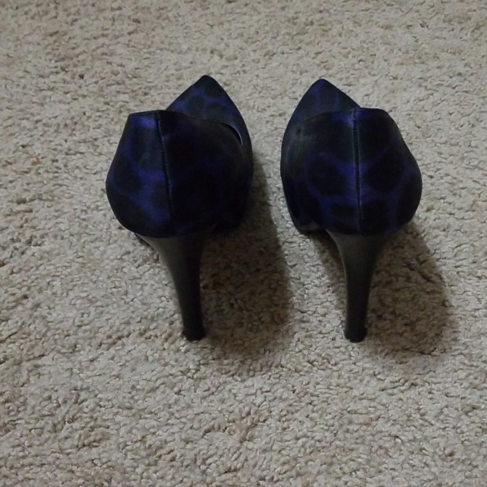 Shoes - Picture 3 of 4